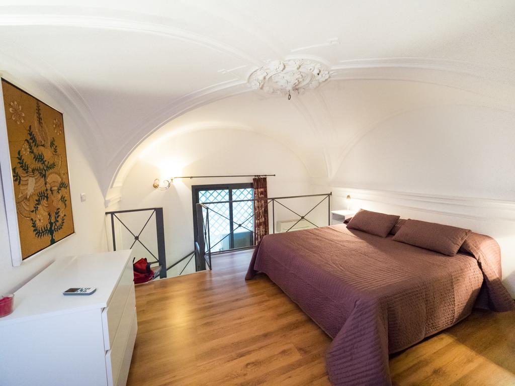 Appartamenti Villa Bellini Катания Экстерьер фото